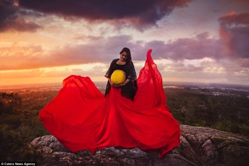 pocarovna: i-believe-i-can-touch-skye: unalome: Breathtaking photos of Aboriginal newborns and pregn