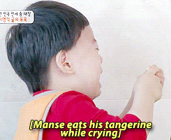 song-minguk:  I’m scared of Shark T__T 