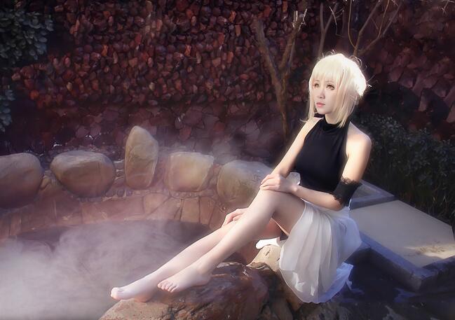 boomjoy:  Fate Stay Night Saber CosplaySource: Fate Stay NightCharacter: SaberCostume