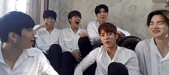hoyainifinite:  the most beautiful sight in the world is seeing infinite laugh ♡