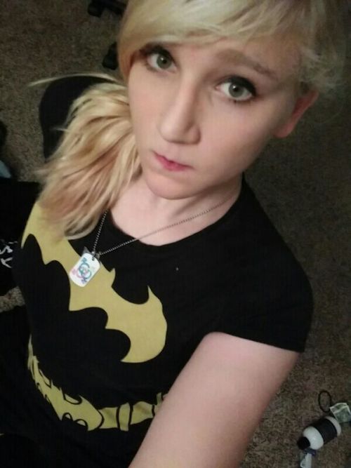 thelastalespian:  The 4chan one is old xD adult photos