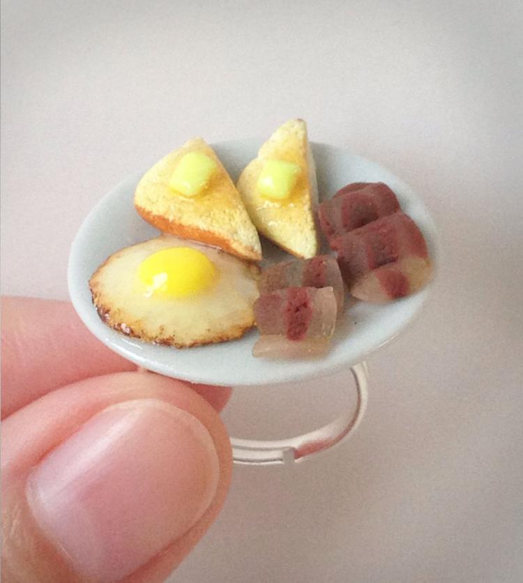 odditymall:  Miniature food jewelry —-&gt;http://odditymall.com/mini-macaroni-and-cheese-ring