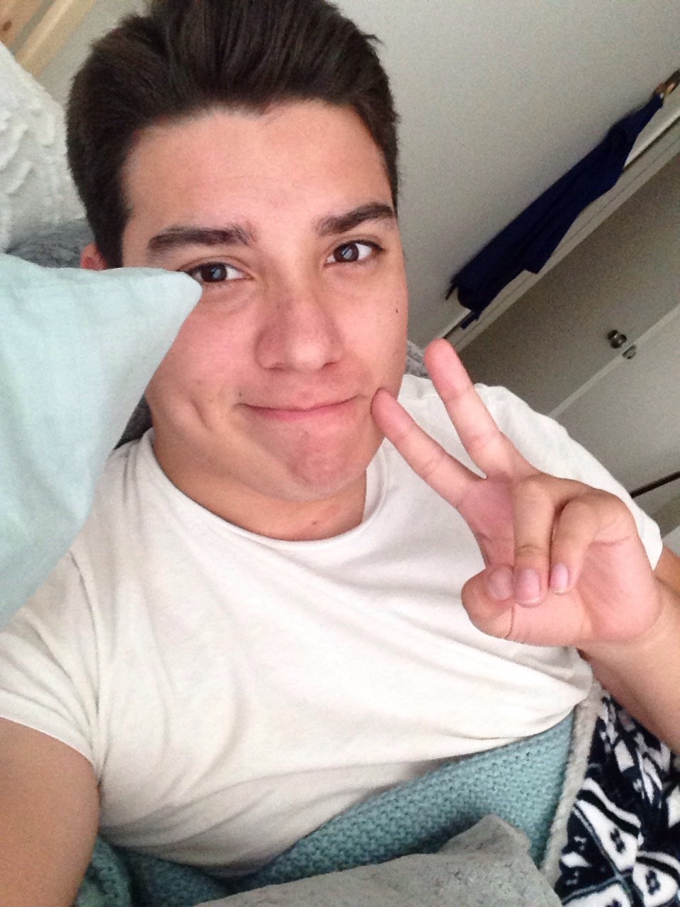 gaymerlag:  Good morning world 🌞🌞🌞
