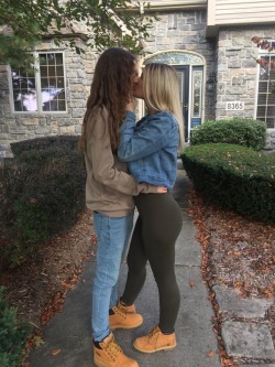 lovee-likeher:  Fall-ing for you @itallbeginswithhello
