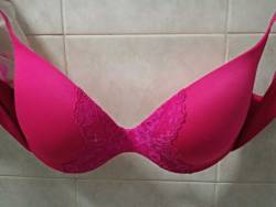 clm4w37:  Another C cup bra of ex. Nice?