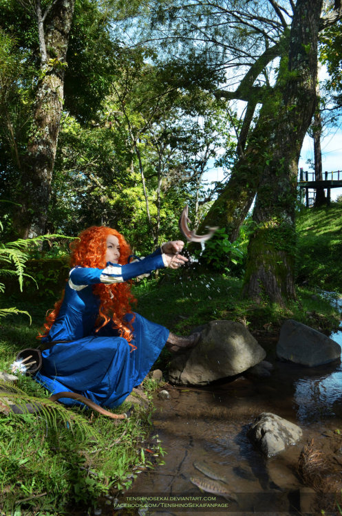 kamikame-cosplay:  Fantastic and cute Merida cosplay by the pretty Angela Bermudez. Photos by Andrés H.