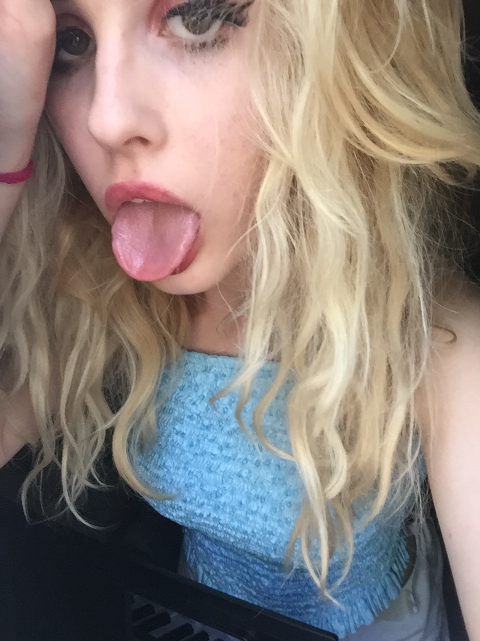 douxkitten:  i had hair in my mouth 