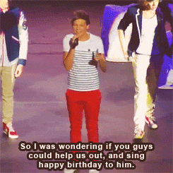 malickthoselips:  louis asking the audience to sing happy birthday to zayn      