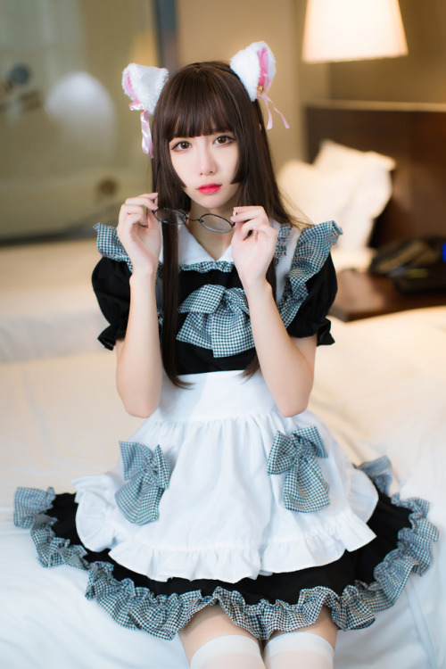 maid costume