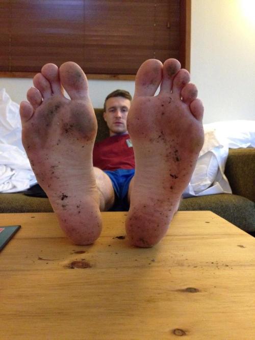 masterd90:  boys1feet:  #guy #feet #boy #foot #teen #boyfeet #boyfoot #worship #lick #smell #gay #twink http://www.boys1feet.tumblr.com/ submit some pics and follow me :-)  Why you posting my pics without permission? 