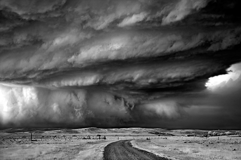 leslieseuffert:   Mitch Dobrowner has chased storms since 2009, photographing monsoons,