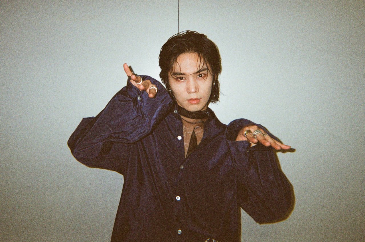 moonrock:210522 Fancafe Update Film Camera Jacket Behind 