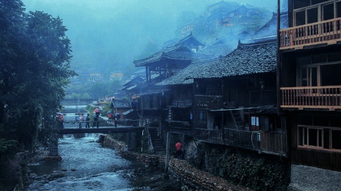 changan-moon:  Qianhu Miao Village, Guizhou province, China. 贵州千户苗寨 