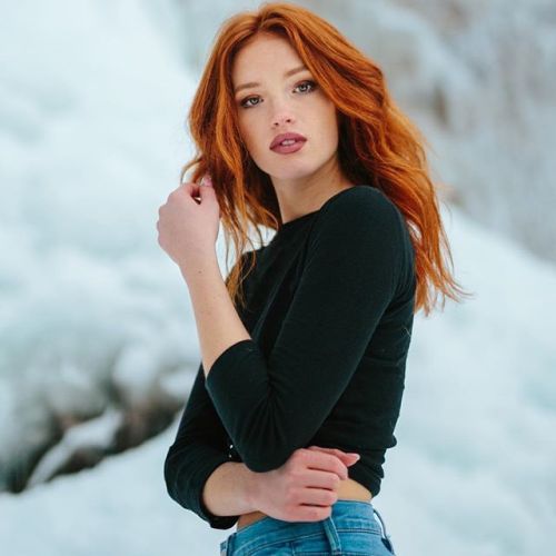 cavegirl66:Redhair in the Snow