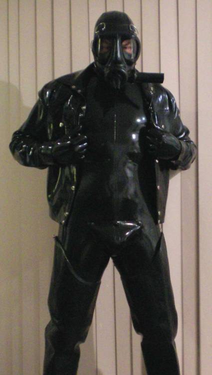 rubberhunk:  Invincible Rubber catsuit and adult photos