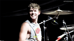 Ashtonbangme-Deactivated2015081:  X 