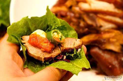 족발 Jokbal (marinated/seasoned steamed pork) @ 귀족족발 Guijok Jokbal Restaurant in Seocho-gu of Seo