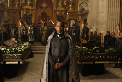 yinx1: stillacapulet:Prince Escalus appreciation post  Bruh the costume design alone would had won a