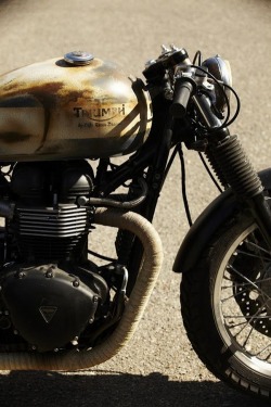 combustible-contraptions:  Vintage Triumph Cafe Racer | Brat 