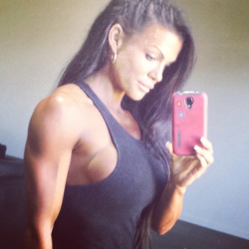 pornaddictedbrain:  Vinice Armao vinice_armao_fitgirl_nutrition