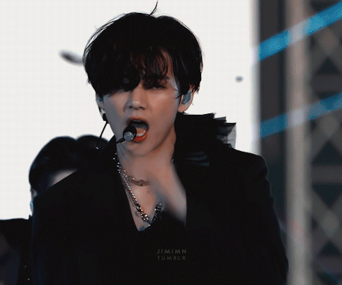 Black Swan 220312