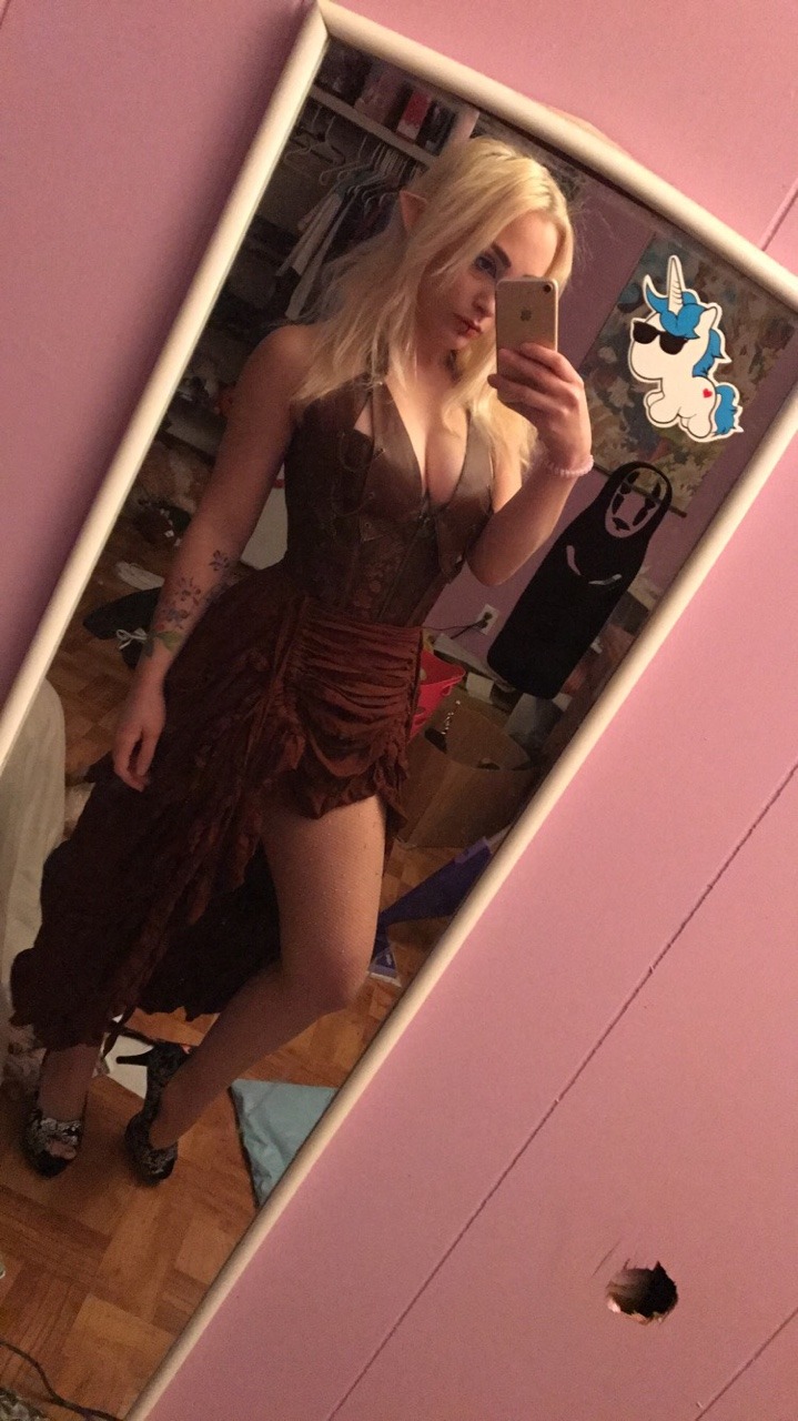 keepitta-secrett:  I got ready to take these pictures and couldn’t find my boots,