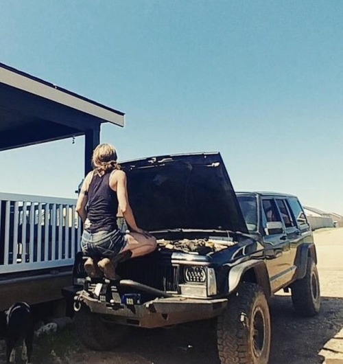 @claireleanne_96xjwww.jeepbeef.com _________ #jeepher #jeep #jeelife #jeepgirl #jeepxj https://www