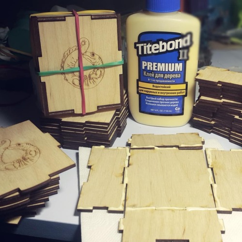 Assembling freshly cut boxes for safe shipping ;) #lasercut #glue #plywood #salamander #crafts #hand