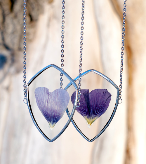 culturenlifestyle: Unique Pressed Glass Jewellery Preserves Pieces Of Nature Dublin-based Russian je