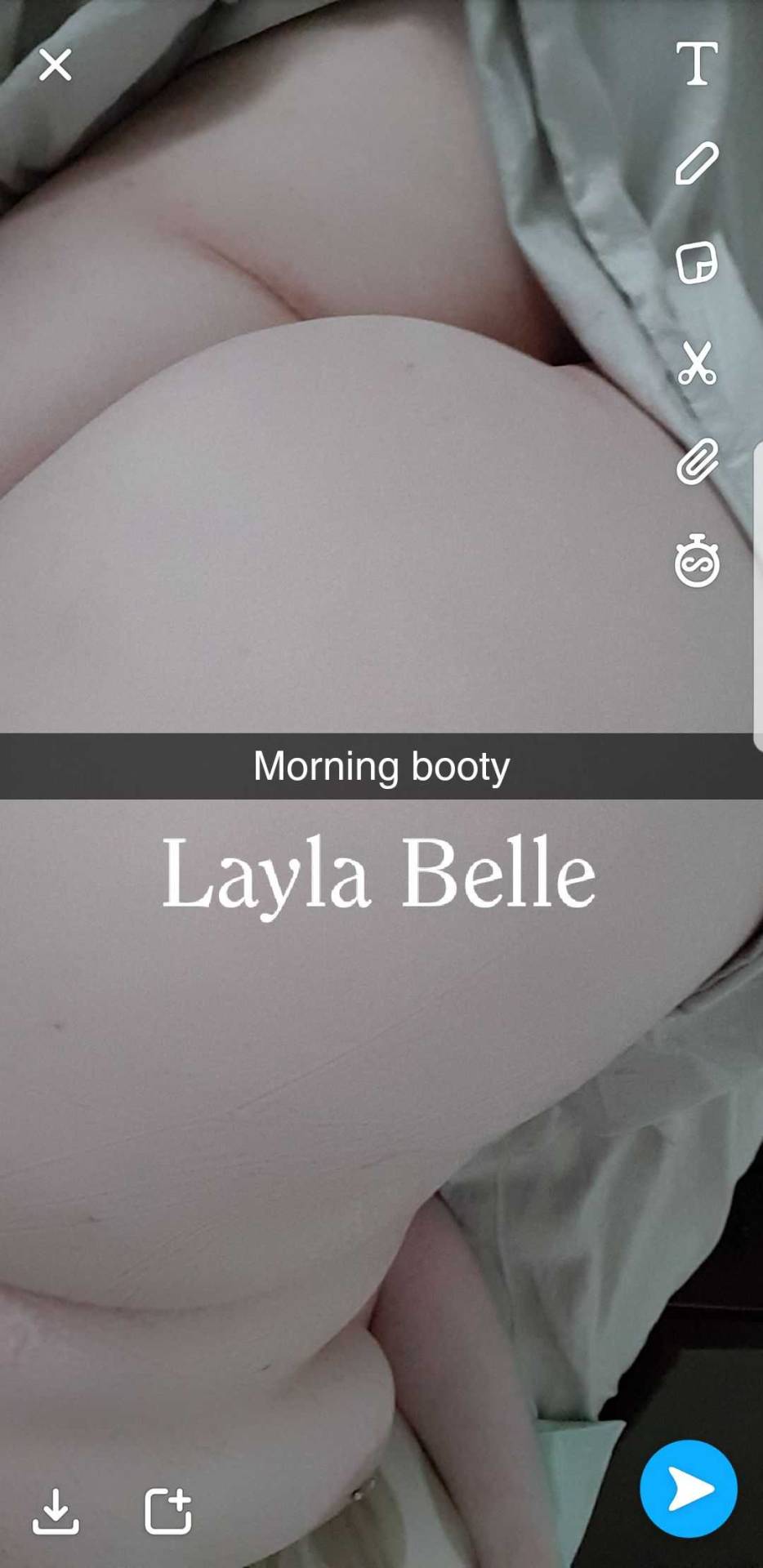 layla-bellecammodel:  You’re seriously missing out if you dont have my snapchat