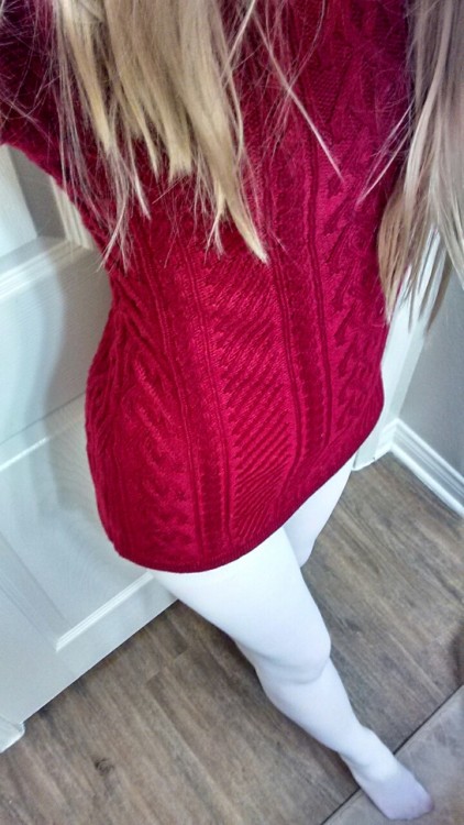 hosebunny: White tights selfies ;) and a new sweater from a follower!