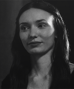 theqveenofthorns:Eleanor Tomlinson in The White Queen (2013)