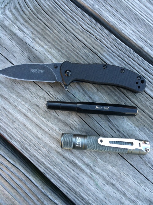 realworldedc:  There is a lot of good cheap stuff out there right now and this is a well-rounded set up. The knife is the new Zing for Big Box stores, the 1730BWH3X.  It runs around ว. The light is an L3 Illumination L10C.  With its Nichia 219 emitter,