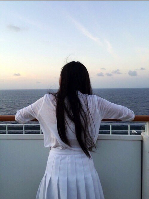 ulzzangs and sea ♥ all credit to owners ♡