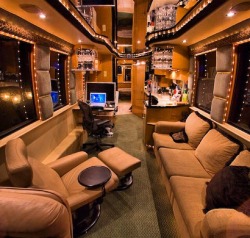 ebonycharee:  wow , a tour bus!