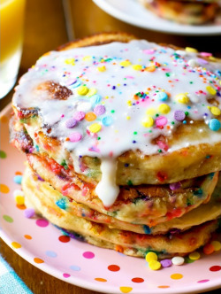 pearlsprayersandplaid:  verticalfood:Funfetti Buttermilk Pancakes  WHHHYYY