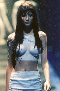 larastonesbitch:  Gisele Bundchen at Alexander