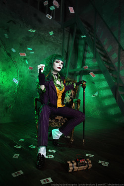 comicbookcosplay:  Rule 63 Joker by HydraEvil [hydraevil.deviantart.com] Photography: Akami [akami777.deviantart.com] 