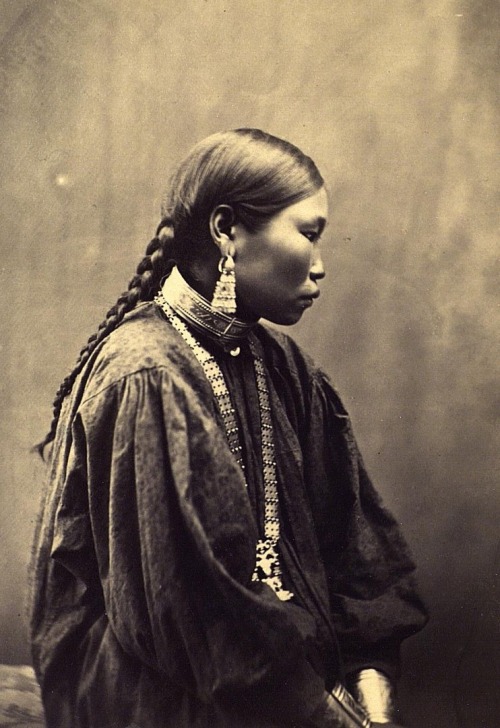 kurhanchyk:Sakha woman, c. 1882. Sakha people (сахалар, sakhalar) also known as Yakuts are a Turkic 