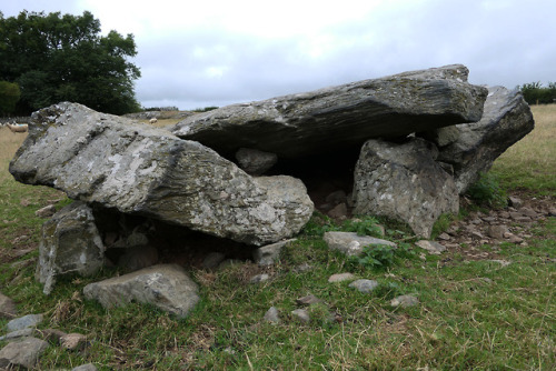 Ty Mawr Passage Grave, Menai Straits, Anglesey, 14.8.18.Another first visit for me. This sad pile of