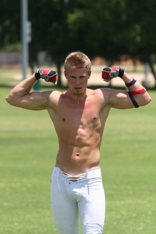 sportyboyblog:  Hot Jock!The Hottest Sportsmen on the web! Follow Sporty Boy at  http://sportyboyblog.tumblr.com/!