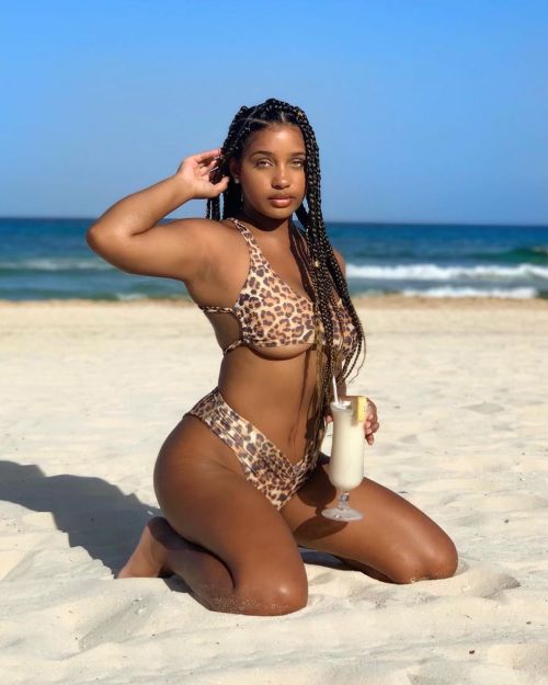Verybeautifulwomen:  Goddess Corie Rayvon