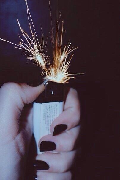 thebohodreamcatcher:  Glitter spark bomb personality 💁🏻✨💣💅🏻