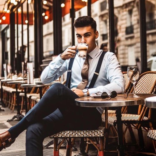 Style by @yannick.rou! How do you like your suspenders? #gentsbook https://www.instagram.com/p/Bst-