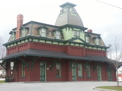 bigcheese327:  triospec:  Victorian train station, Bennington Vermont  Ooh. Second Empire.