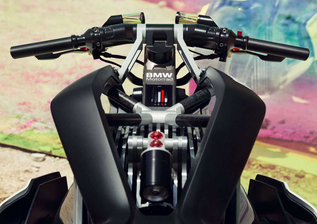 rhubarbes:  The BMW Motorrad Vision DC Roadster via BMW Group DesignMore on RHB_RBS
