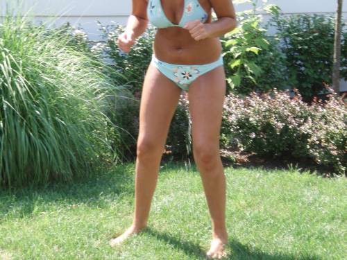 peeingporn: http://love-peeing-girls.tumblr.com/