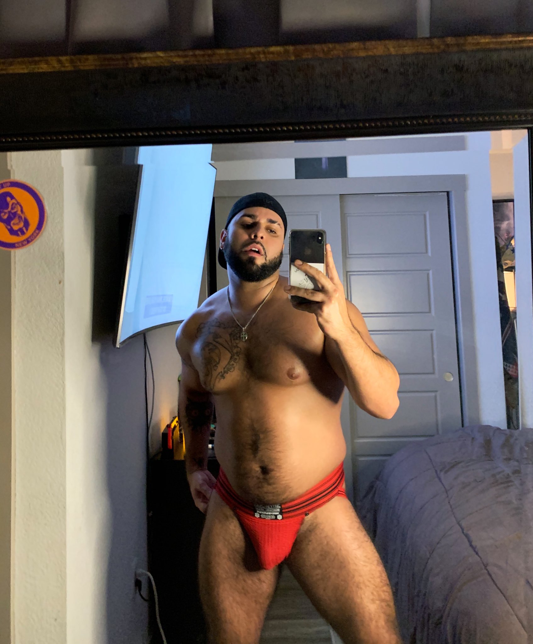 bear-hairy:Déjanos tu comentario 🐻. Rebloguea y comparte el contenido si te gustan