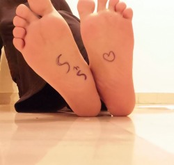 feetfeethooray:  ;)