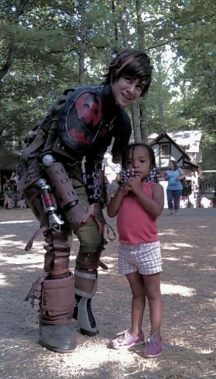 jiidesu:Sooo many kids were so happy today to meet and see Hiccup walking around! It really was awes